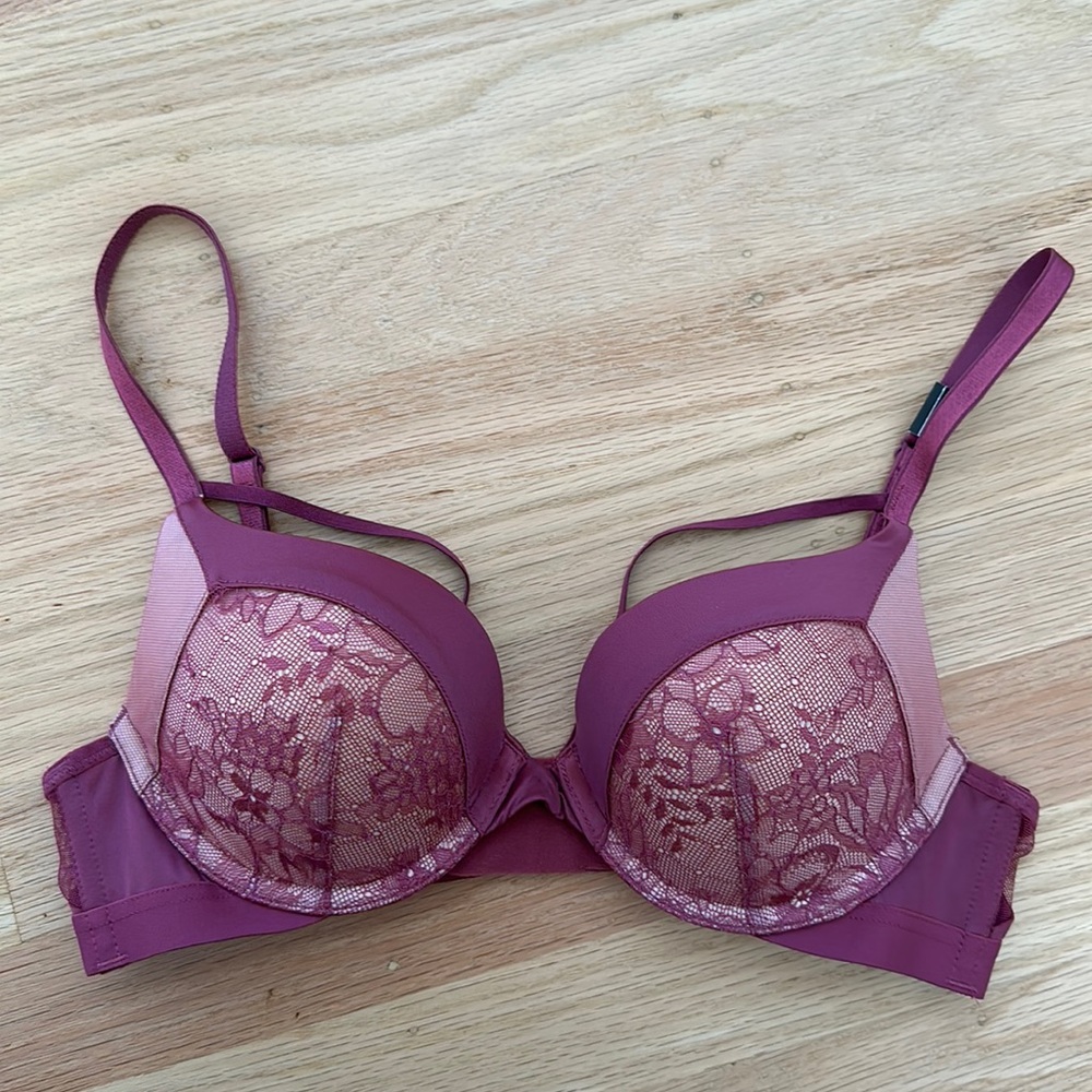 Victoria’s Secret Very Sexy Push Up Bra 32B